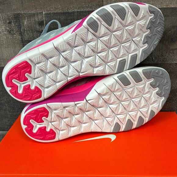 Nike Women's 6 White Grey Free TR 6 Trainers Sneakers Running Athletic LB3-1 - Picture 4 of 5